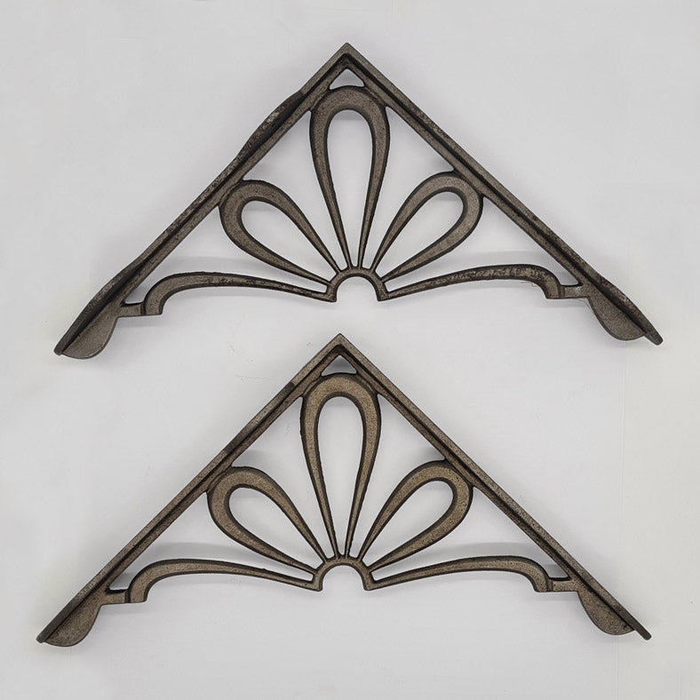 Pair of Shelf Brackets Antique Style Cast Iron DAISY 230 x 230